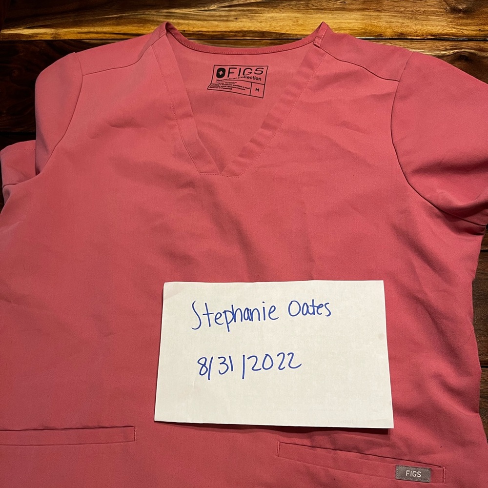 Figs scrub top